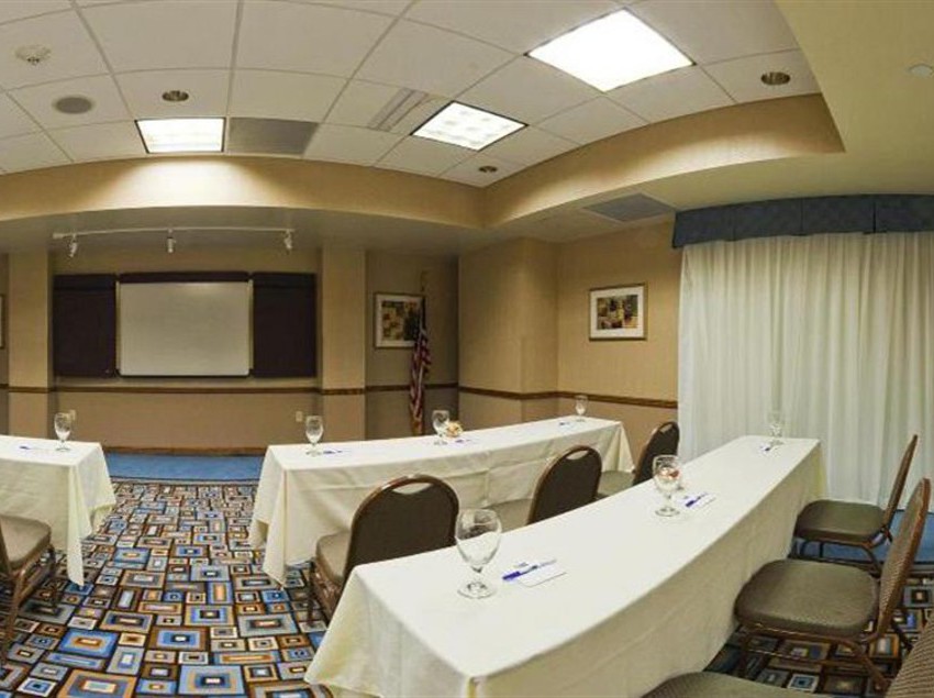Hotel Holiday Inn Express Arlington (Six Flags Area)  | Arlington | Texas | United States 18