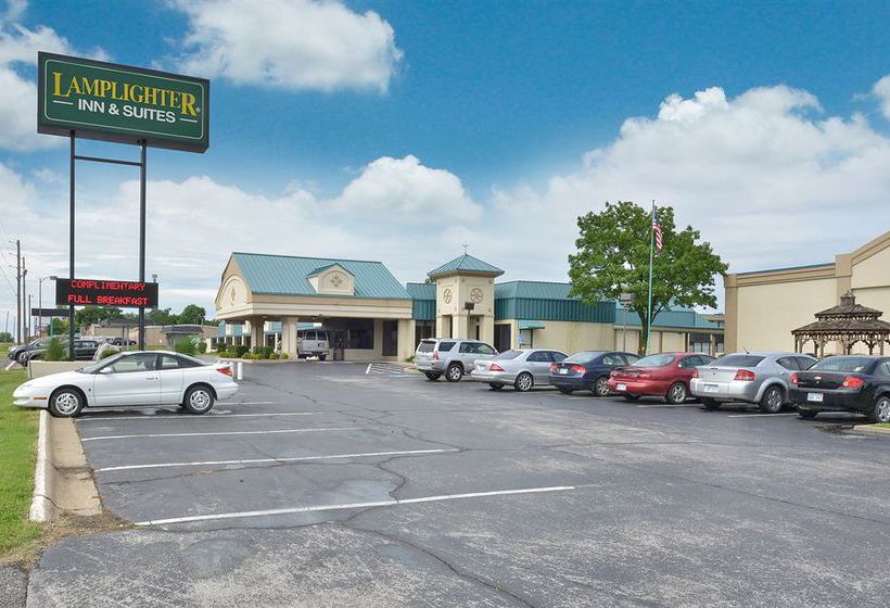 Hotel Lamplighter Inn & Suites 