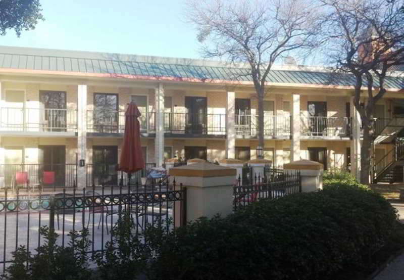 Hotel Quality Inn & Suites  | Addison | Texas | United States 3