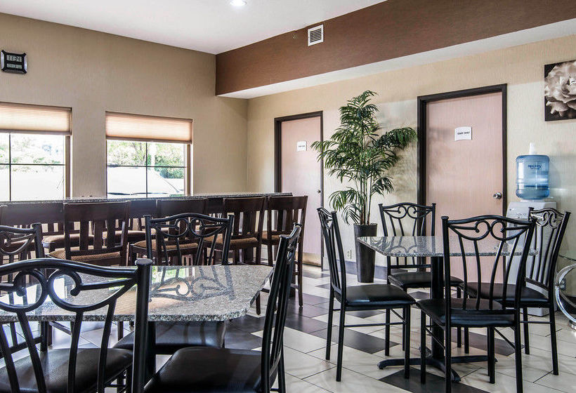 Hotel Quality Inn  | Blue Springs | Missouri | United States 4