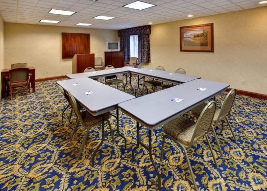 Hotel Holiday Inn Express Jamestown   | Jamestown | North Dakota | United States 20