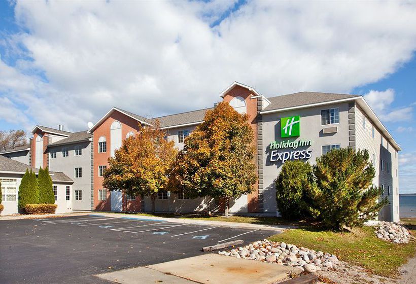Hotel Holiday Inn Express St Ignace Lake Front   | St. Ignace | Michigan | United States 12