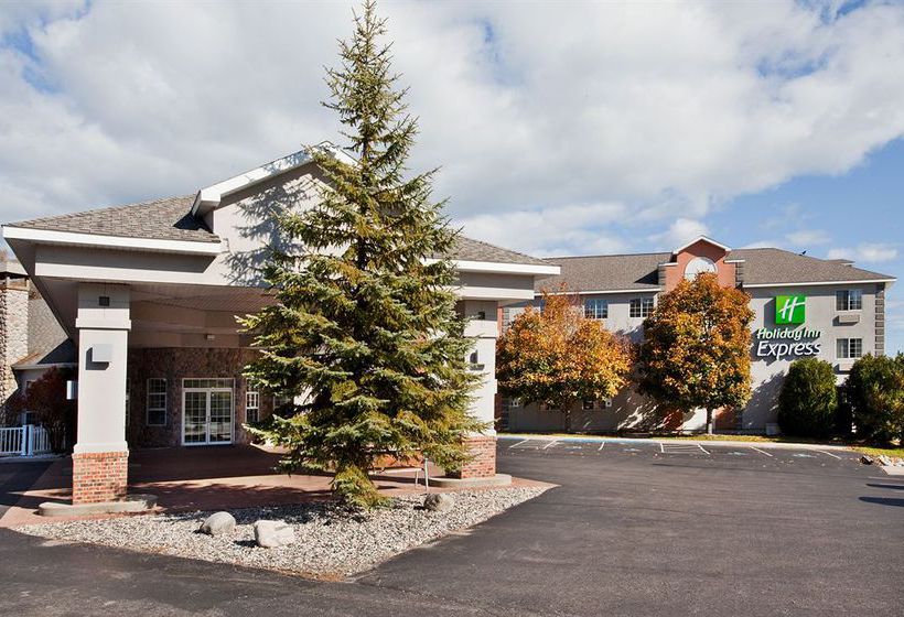 Hotel Holiday Inn Express St Ignace Lake Front   | St. Ignace | Michigan | United States 7