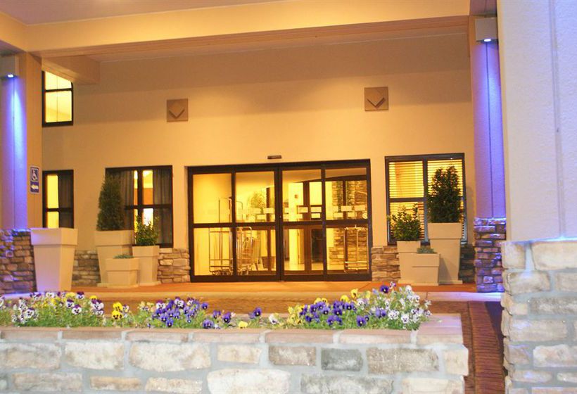 Hotel Holiday Inn Express Waynesboro-Route 340  | Waynesboro | Virginia | United States 11