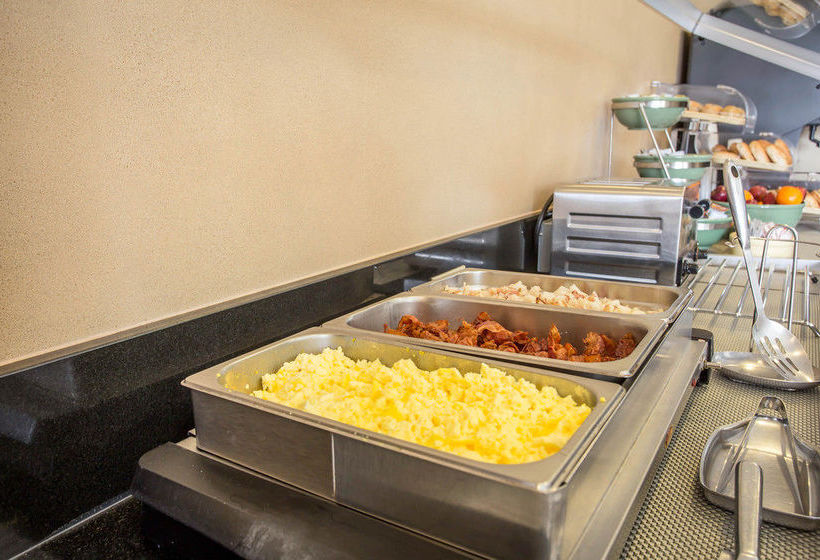 Hotel Quality Inn & Suites Matthews   | Matthews | North Carolina | United States 2