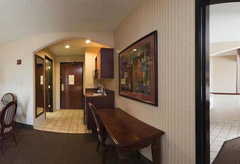 Holiday Inn Express Hotel & Suites Hutchinson  | Hutchinson | Kansas | United States 7