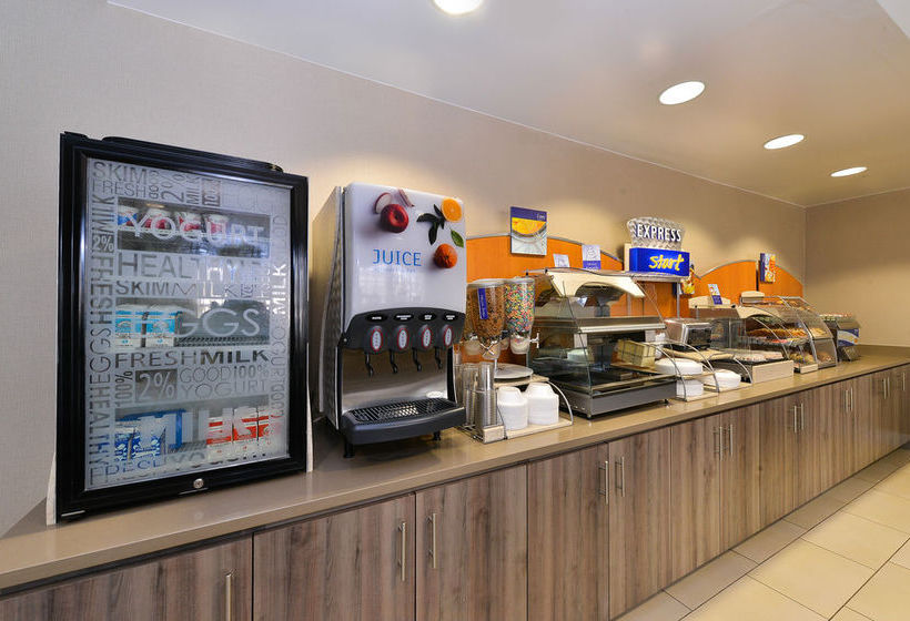 Hotel Holiday Inn Express Forth Worth (I-20)  | Fort Worth | Texas | United States 9