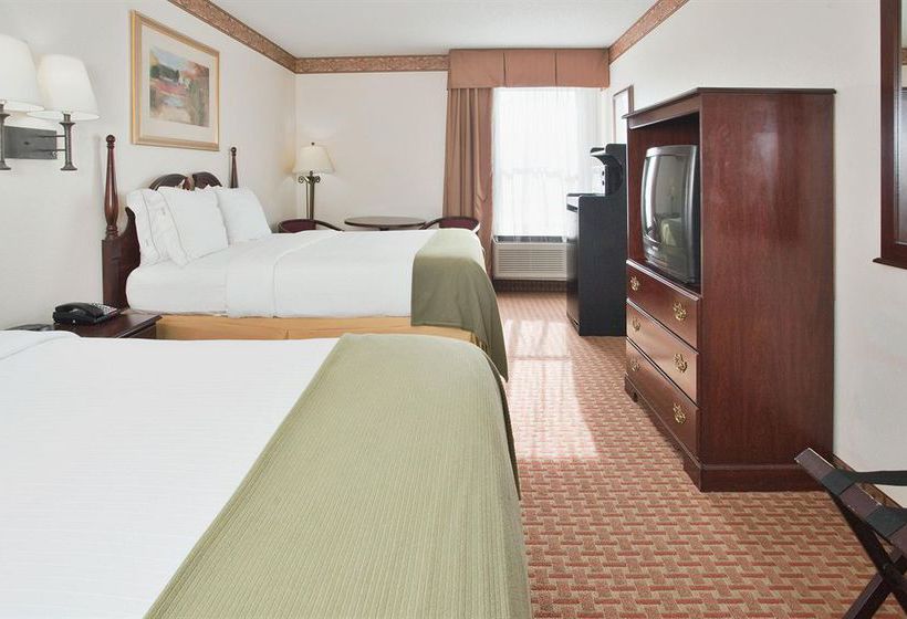 Hotel Holiday Inn Express Wilson I-95   | Wilson | North Carolina | United States 16