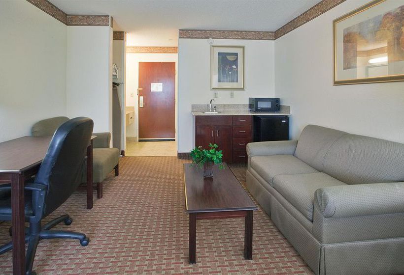 Hotel Holiday Inn Express Wilson I-95   | Wilson | North Carolina | United States 19