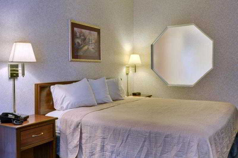 Best Western Plaza Hotel Saugatuck  | Saugatuck | Michigan | United States 16