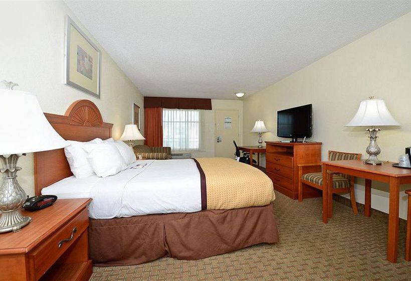 Hotel Best Western Plus Holiday Sands Inn & Suites  | Norfolk | Virginia | United States 8