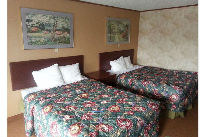 Hotel Americas Best Value Inn & Suites  | Monroe | Michigan | United States 16