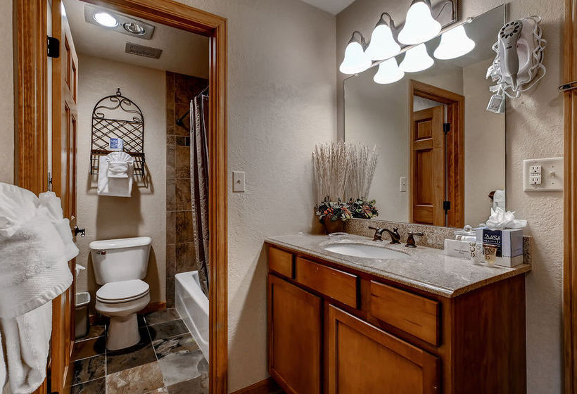 Hotel Inn at Steamboat  | Steamboat Springs | Colorado | United States 17