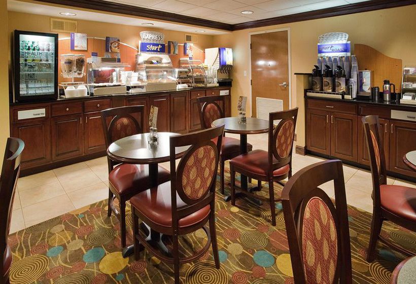 Hotel Holiday Inn Express Lynchburg  | Lynchburg | Virginia | United States 1