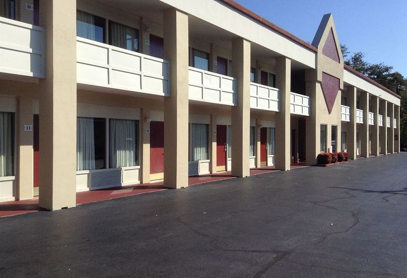 Hotel Innkeeper Motor Lodge  | Danville | Virginia | United States 10