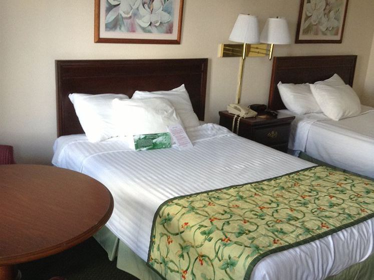 Hotel Innkeeper Motor Lodge  | Danville | Virginia | United States 11