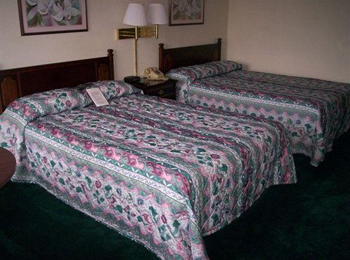 Hotel Innkeeper Motor Lodge  | Danville | Virginia | United States 20