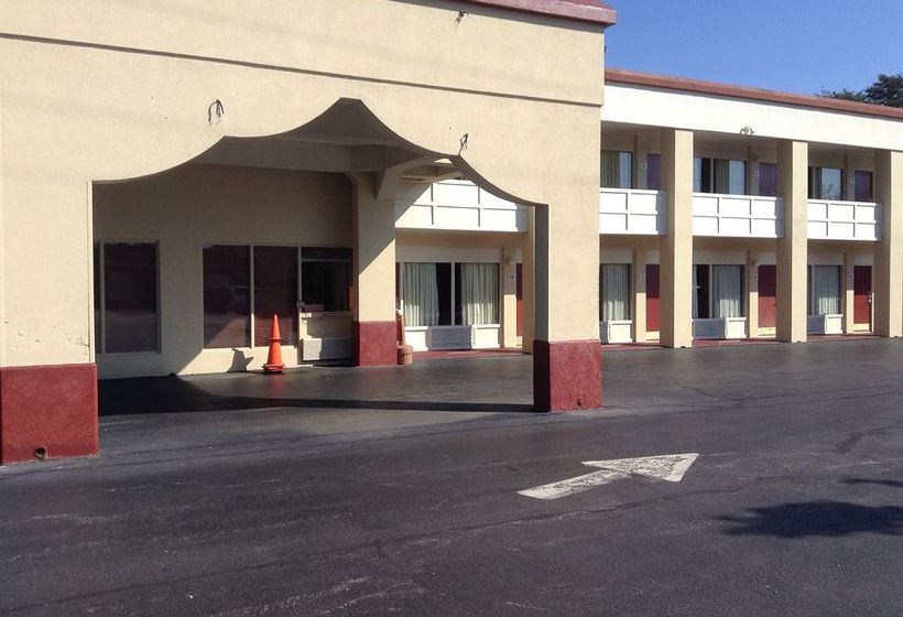 Hotel Innkeeper Motor Lodge  | Danville | Virginia | United States 4