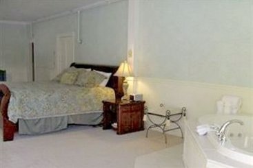 Hotel Isaac Merrill House  | North Conway | New Hampshire | United States 1