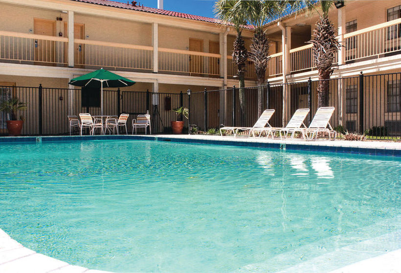 Hotel La Quinta Inn Lafayette North  | Lafayette | Louisiana | United States 10
