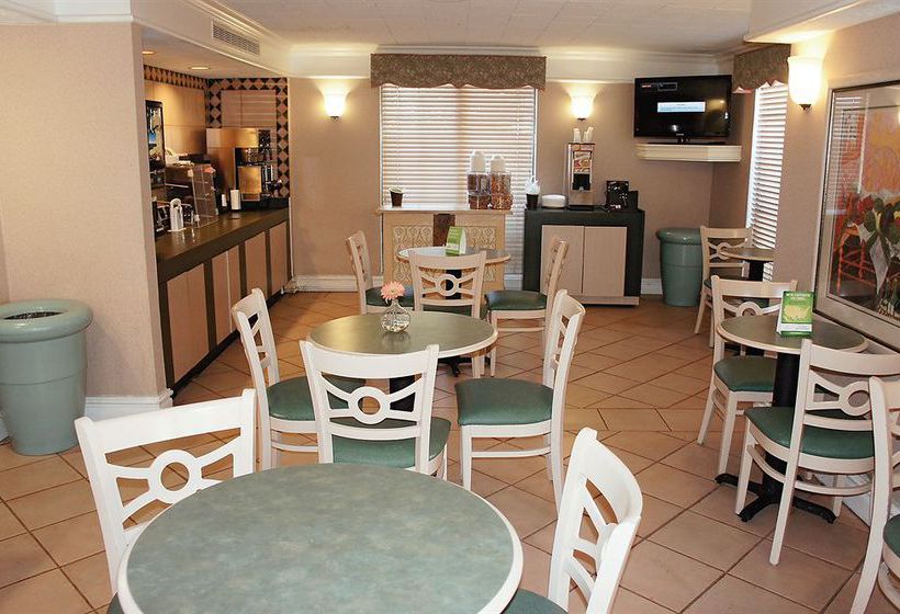 Hotel La Quinta Inn Charleston North  | Charleston | South Carolina | United States 11