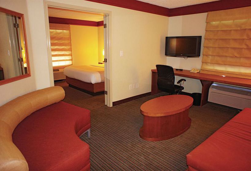 Hotel La Quinta Inn & Suites Austin Airport  | Austin | Texas | United States 12