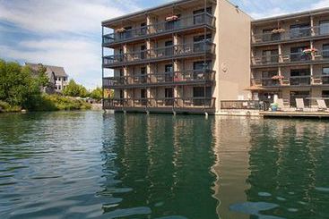 Lake Shore Motor Hotel 