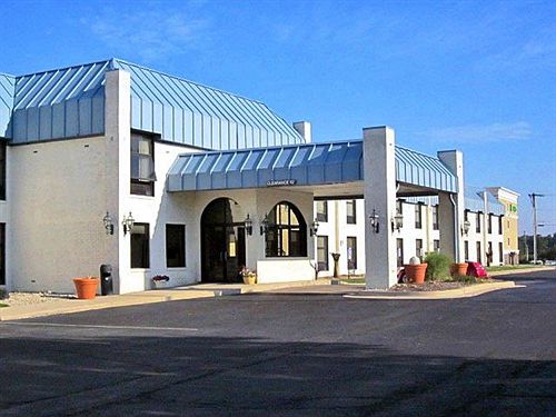 Hotel Lees Inn & Suites Richmond Indiana