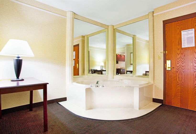 Hotel Holiday Inn Express Grand Rapids Airport   | Grand Rapids | Michigan | United States 18
