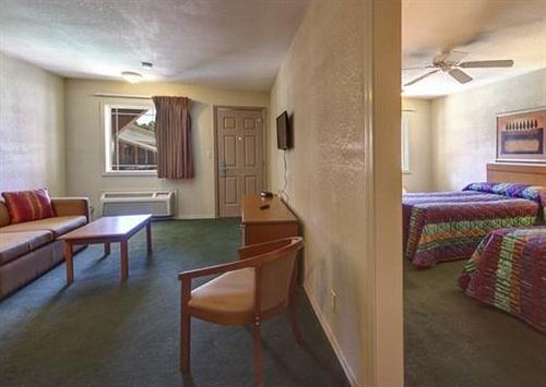 Hotel Econo Lodge Inn & Suites Lafayette  | Lafayette | Louisiana | United States 7