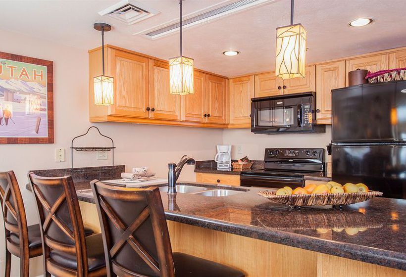 Hotel Lodge at the Village Mountain