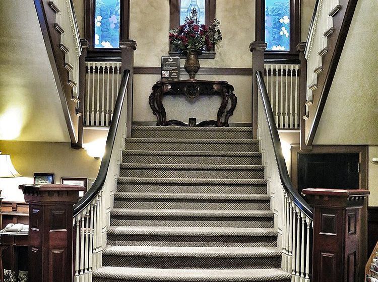 Marqueen Hotel  | Seattle | Washington | United States 9