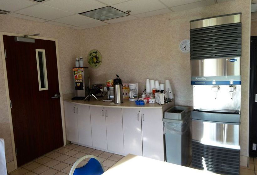 Hotel Sunset Inn & Suites  | Maryville | Missouri | United States 13