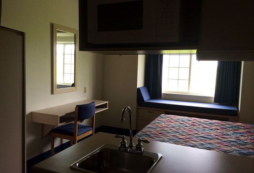 Hotel Sunset Inn & Suites  | Maryville | Missouri | United States 18