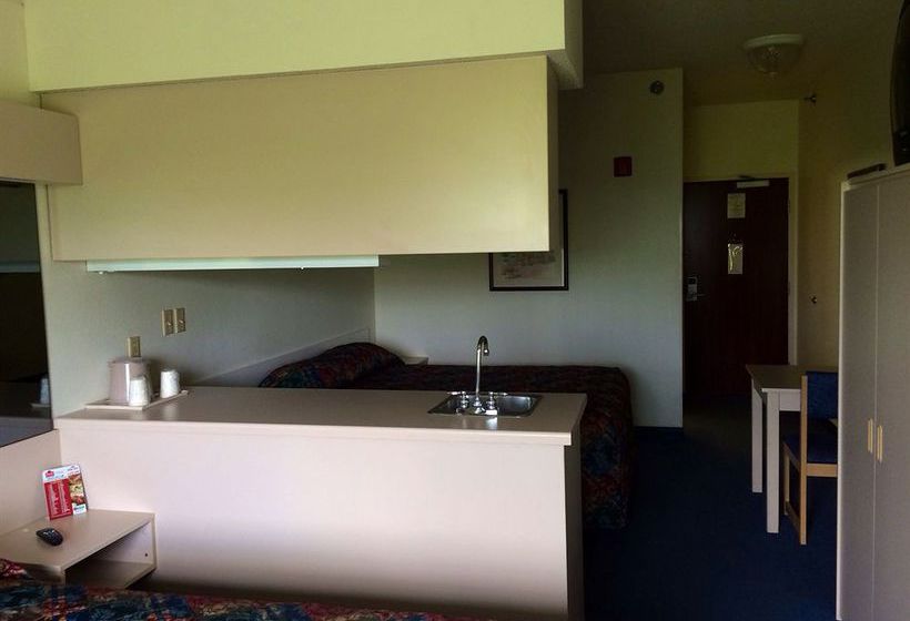 Hotel Sunset Inn & Suites  | Maryville | Missouri | United States 19