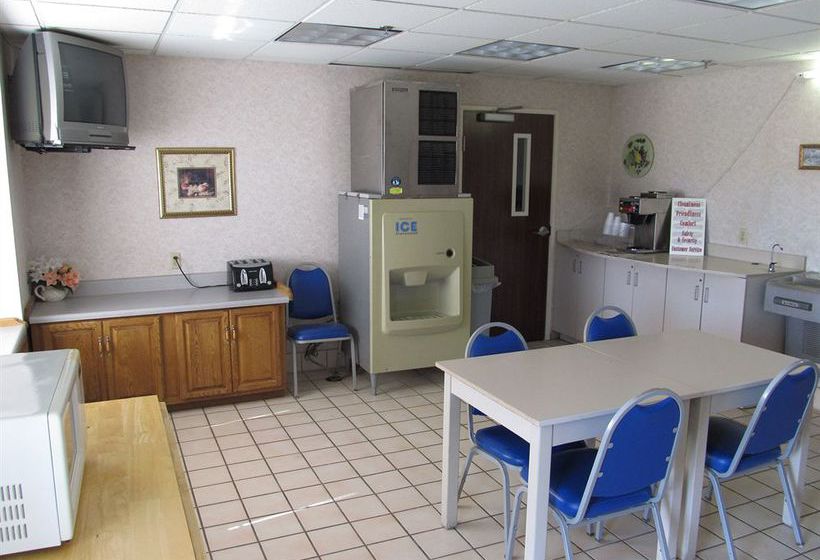 Hotel Sunset Inn & Suites  | Maryville | Missouri | United States 4