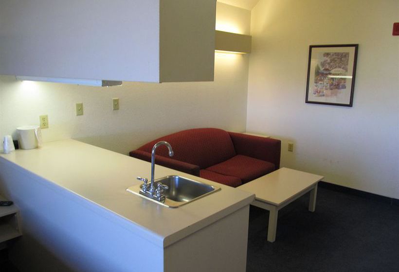 Hotel Sunset Inn & Suites  | Maryville | Missouri | United States 8