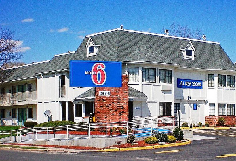 Motel 6 Hartford- Enfield 