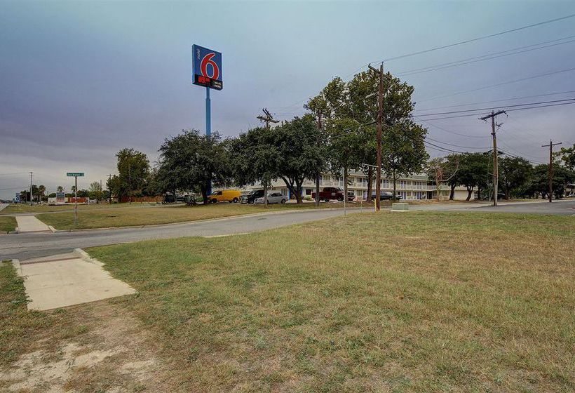 Motel 6  | San Marcos | Texas | United States 2