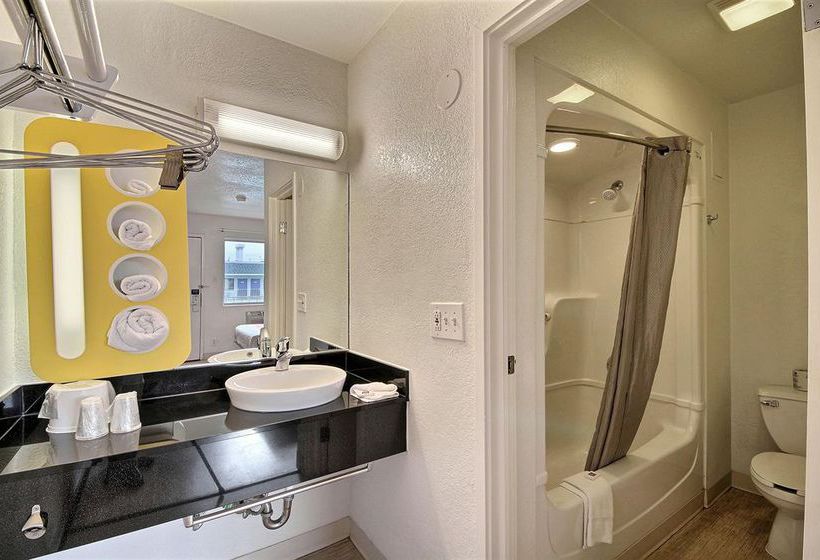 Motel 6  | San Marcos | Texas | United States 20