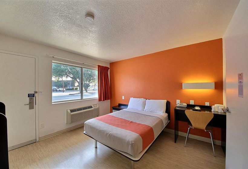 Motel 6  | San Marcos | Texas | United States 3