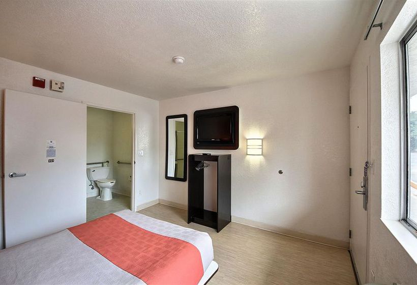 Motel 6  | San Marcos | Texas | United States 7