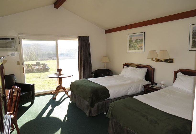 Hotel North Shire Lodge & Mountain View Pub  | Manchester | Vermont | United States 10