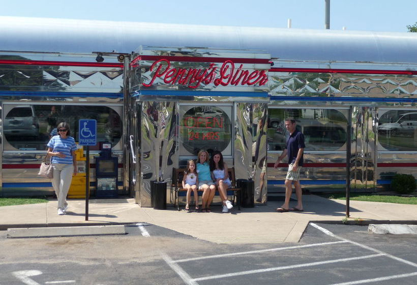 Hotel Oak Tree Inn Wellington  | Wellington | Kansas | United States 3