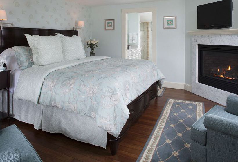 Hotel Old Harbor Inn Chatham Massachusetts