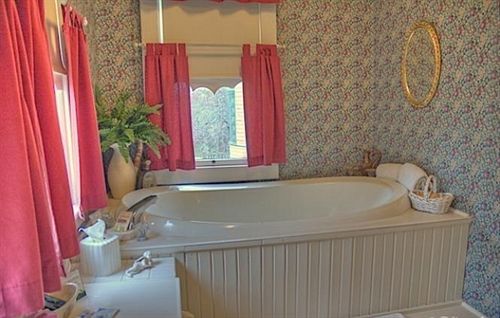 Hotel Oliver Inn Bed & Breakfast  | South Bend | Indiana | United States 11