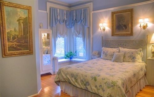 Hotel Oliver Inn Bed & Breakfast  | South Bend | Indiana | United States 5