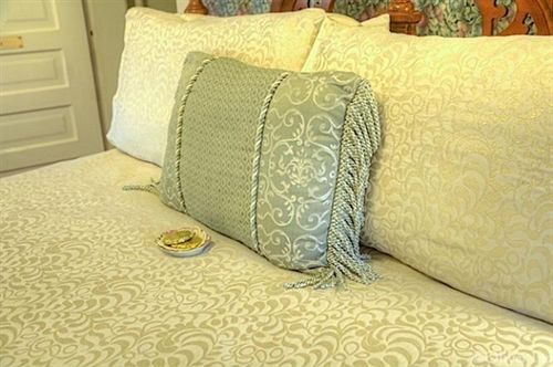 Hotel Oliver Inn Bed & Breakfast  | South Bend | Indiana | United States 7