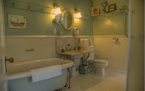 Hotel Oliver Inn Bed & Breakfast  | South Bend | Indiana | United States 9