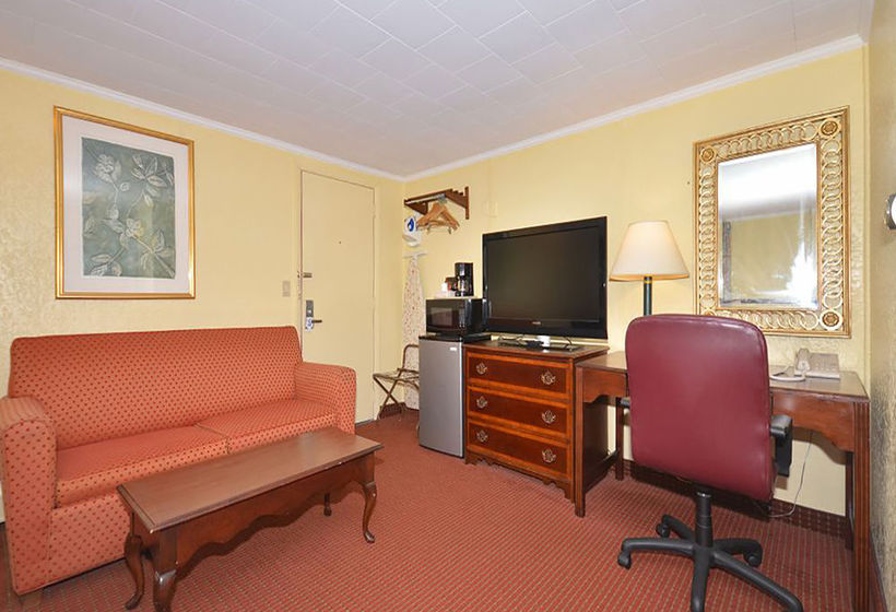 Hotel Rodeway Inn Orleans  | Orleans | Massachusetts | United States 10